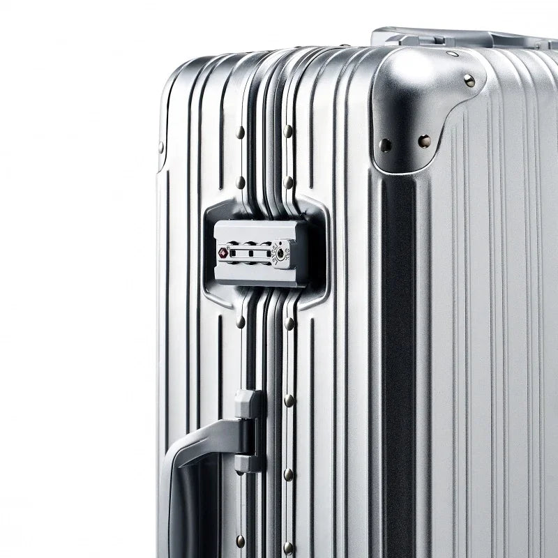 20 24 26 29 All Aluminum Suitcase Luggage. Sizes and colours to Travel Wrx